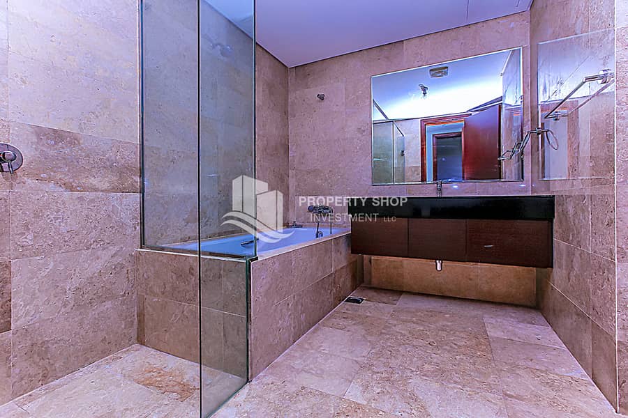 14 3-bedroom-apartment-al-reem-island-marina-square-mrina-heights-1-master-bathroom. JPG