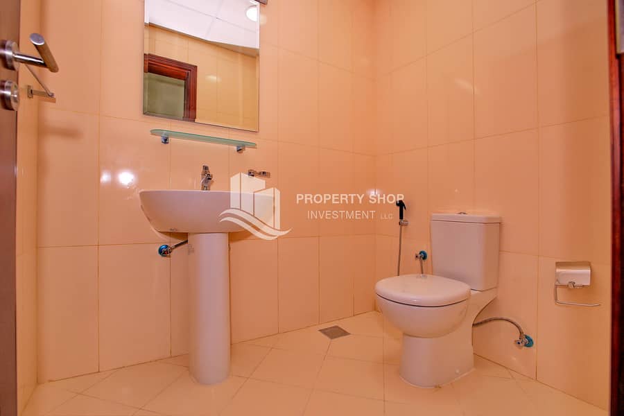 13 2-bedroom-abu-dhabi-al-reem-island-city-of-lights-hydra-avenue-powder-room. JPG