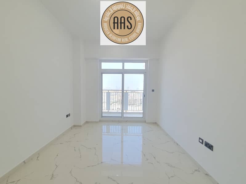 No commission//One bedroom +closed kitchen +storage room//Rent 75k in 4