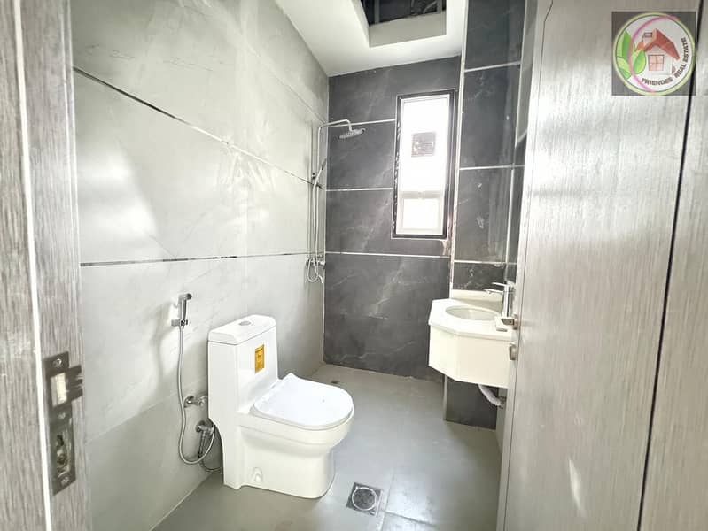 6 9f547871-bb4a-41b3-a59b-df6a4558b13f. jpg