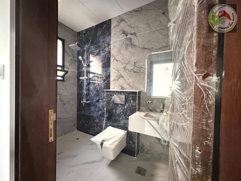 11 fcd9533f-c9f2-490b-9193-b05d289f153e. jpg