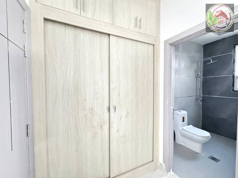 12 b124805f-ae5b-4b7f-969f-3e56f7174fe6. jpg