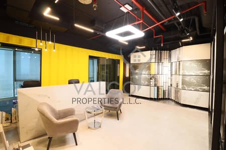 Office for Sale in Business Bay, Dubai - Vacant | Fitted | Partitioned | Mid Floor