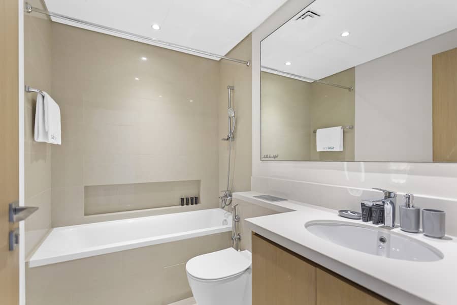 Luxurious Living 3 Bedroom at Harbour Views - Image 8