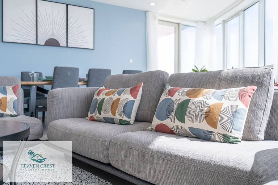 Luxe Four Bed Apartment - Free Parking, Gym and Pool - All Bills Included