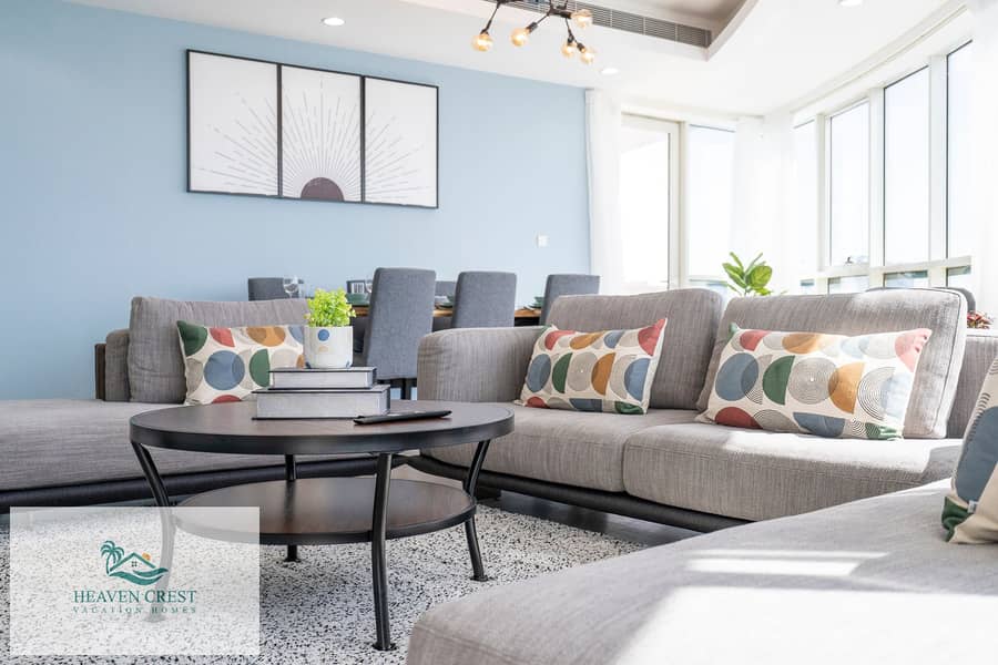 Luxe Four Bed Apartment - Free Parking, Gym and Pool - All Bills Included