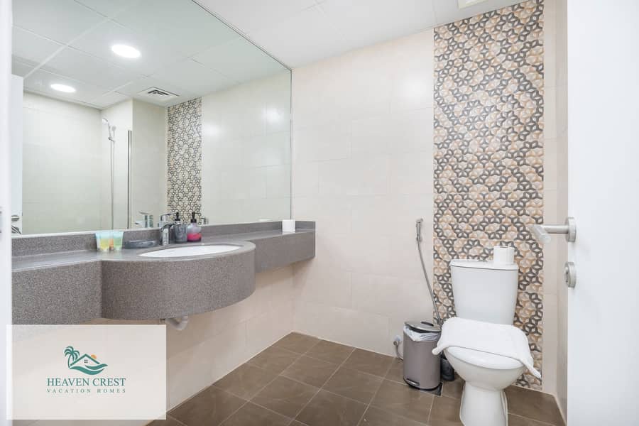 Luxe Four Bed Apartment - Free Parking, Gym and Pool - All Bills Included - Image 14