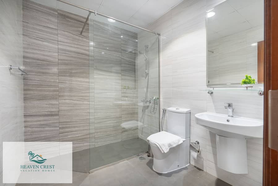 Prime Location & Luxe Design | Bills Included | Fully Furnished Pool, Parking, Gym - Image 21