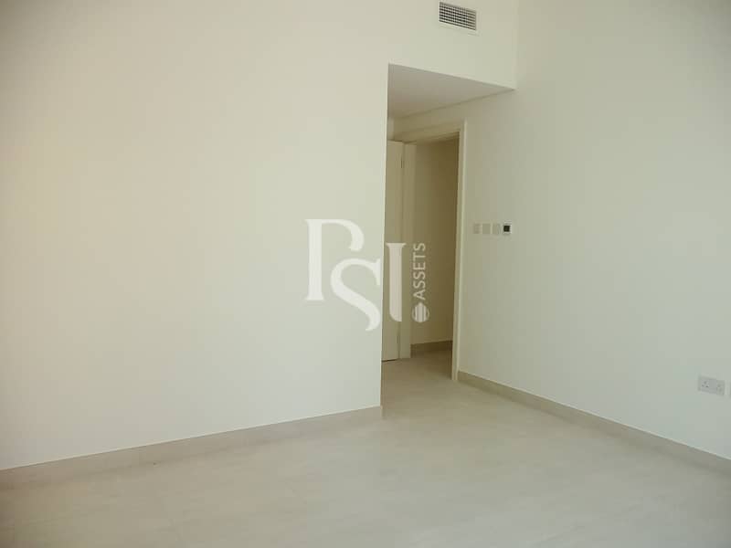 8 the-bridges-shams-abu-dhabi-al-reem-island-bedroom (18). JPG