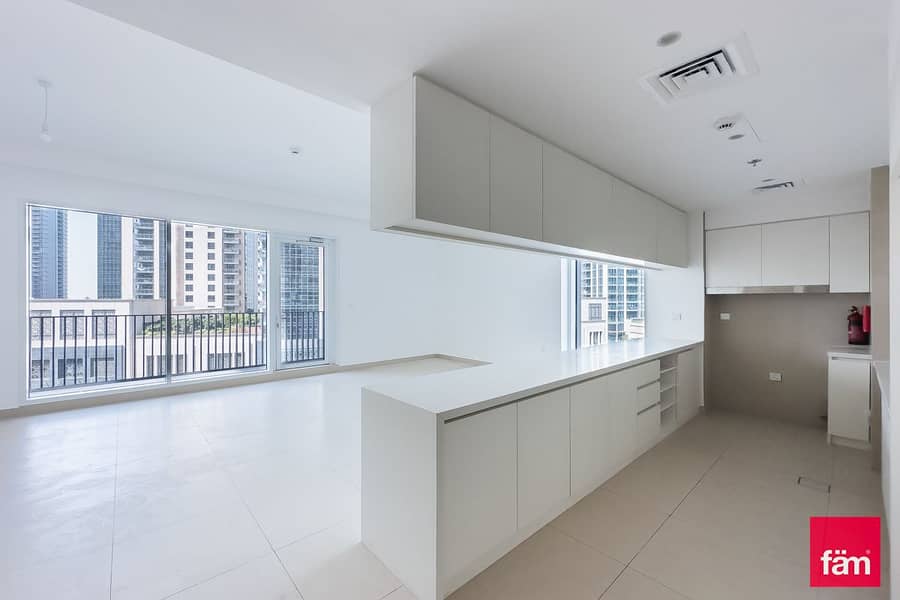 VACANT 3BR, CORNER UNIT, LARGE LAYOUT, BURJ VIEW