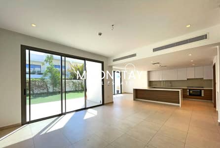 3 Bedroom Townhouse for Sale in Yas Island, Abu Dhabi - Luxurious 3BR Unit | Excellent location | Quality