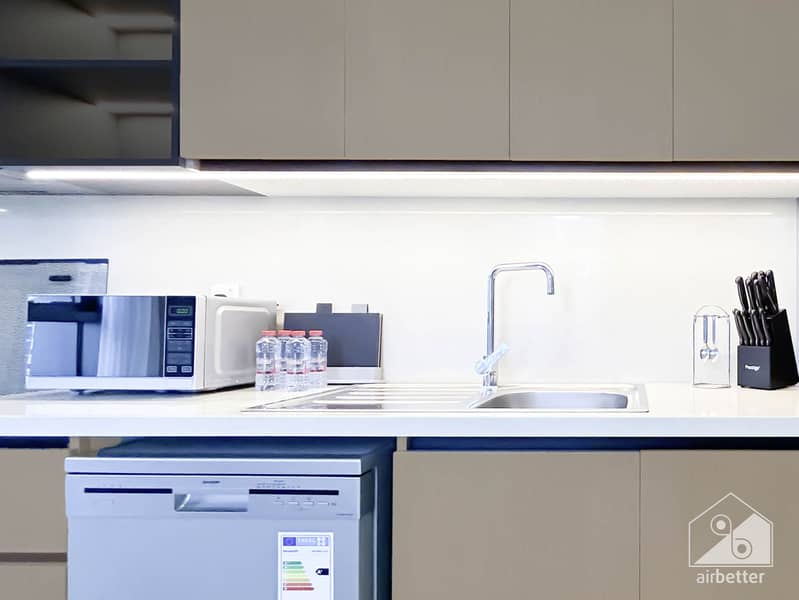 19 BCrown - 1308-Kitchen-8. jpg