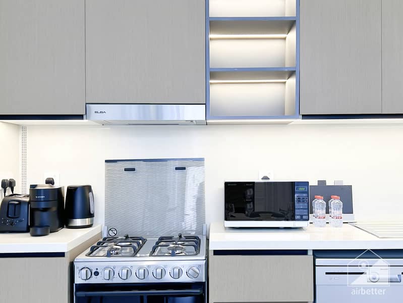 21 BCrown - 1308-Kitchen-10. jpg
