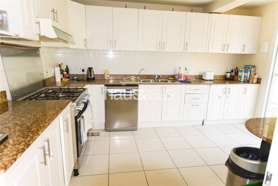 3M| Upgraded| Next to Pool and Park | July| 3 beds