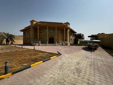 Spacious & Lavish 5BR Villa With Driver's Room | 20,000sqft