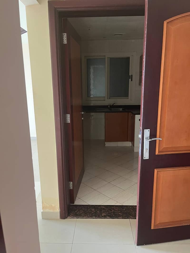 14 croniche tower ajman new photos (16). jpeg