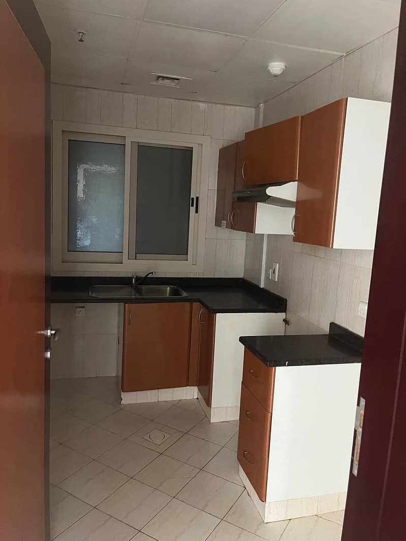 15 croniche tower ajman new photos (15). jpeg