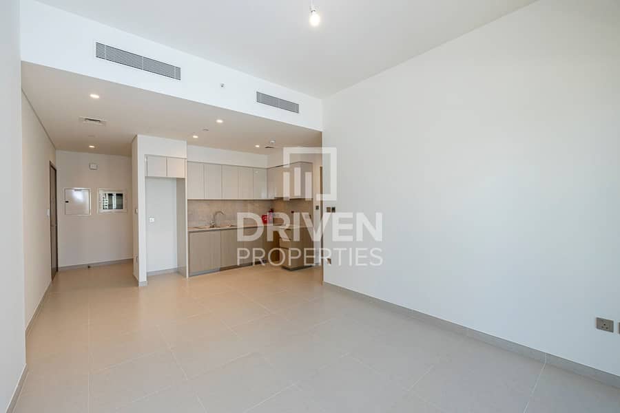 Well Maintained | Bright | High Floor | Vacant Well Maintained | Bright | High Floor | Vacant