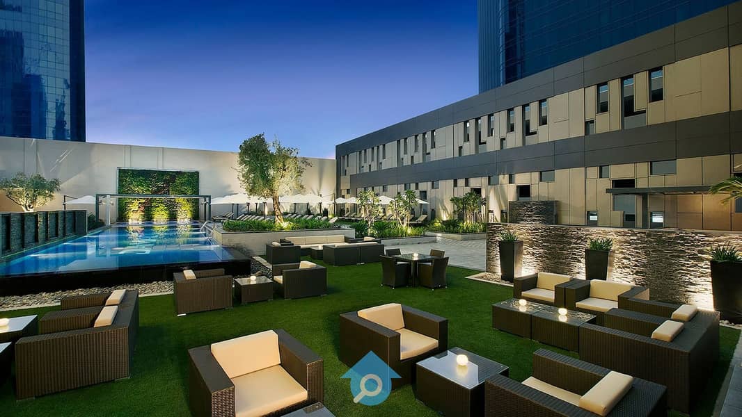 18 outdoor-lounge-area_wide (1). jpg