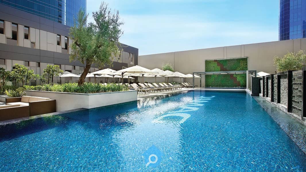 10 outdoor-pool_wide (2). jpg