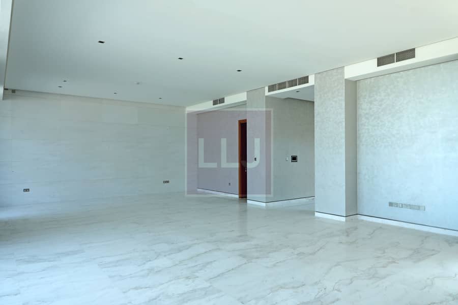 10 0V9A8269. JPG
