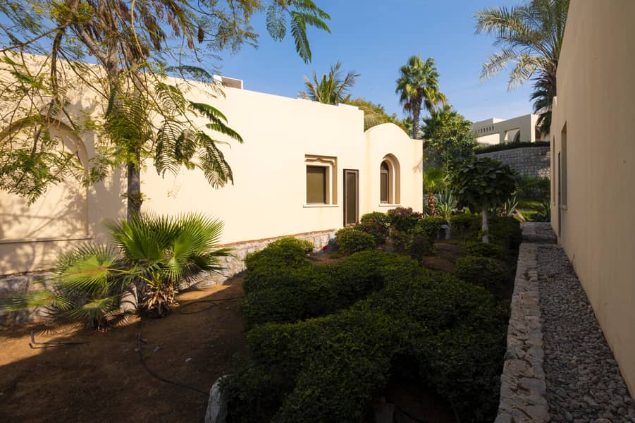 5 VILLA 14_17. jpg
