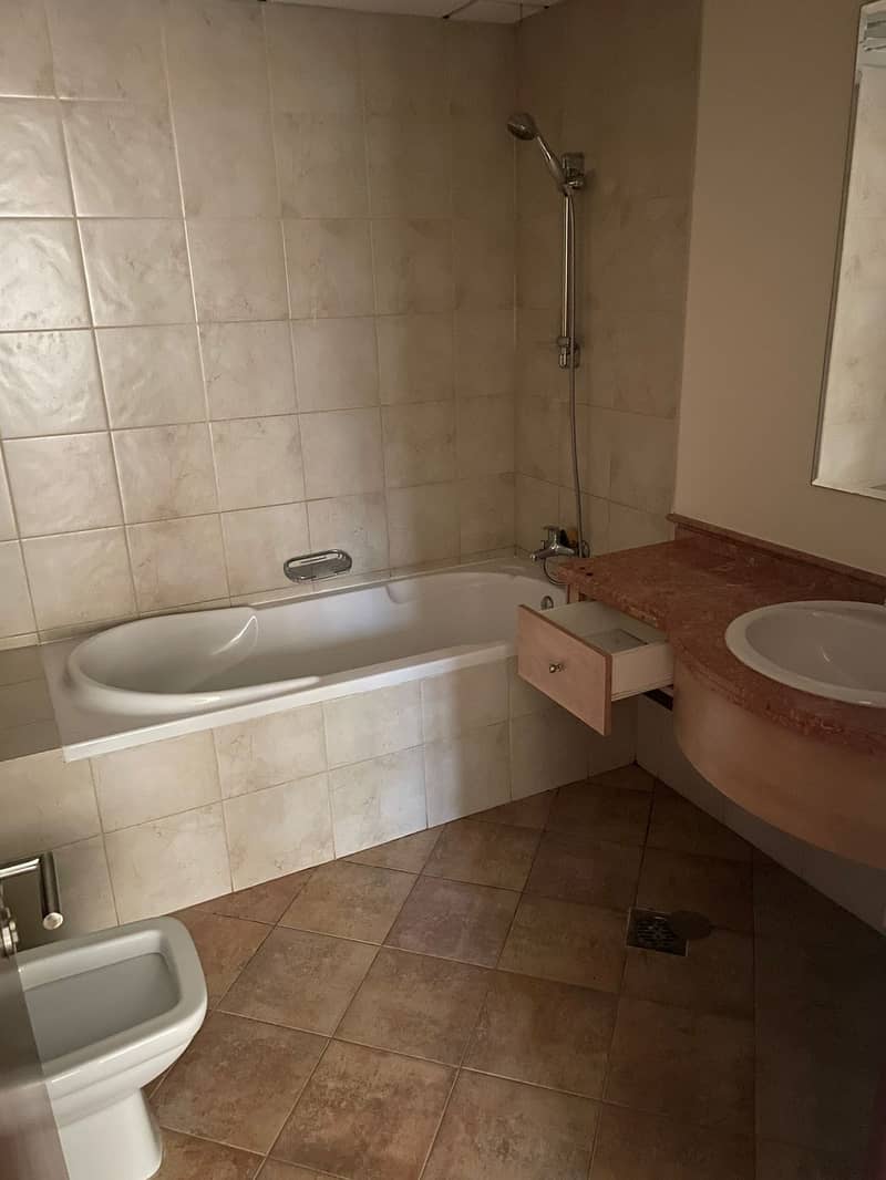 3 Canal Residence 1br 8. jpeg