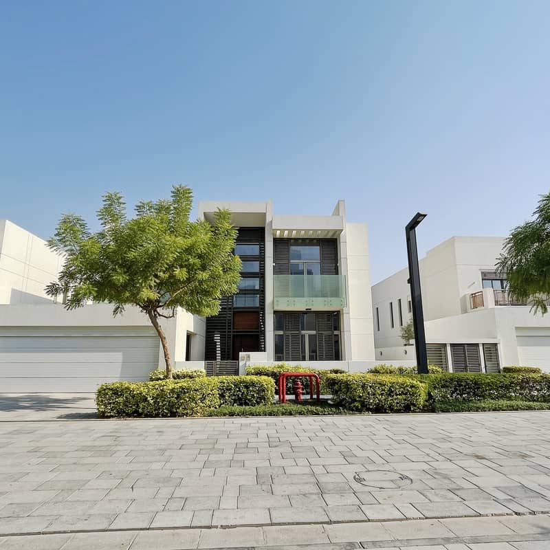Large Plot | Vacant on Transfer | Landscaped Large Plot | Vacant on Transfer | Landscaped