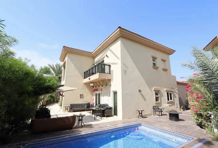 Stunning 4 BHK I Lake View I Upgraded Stunning 4 BHK I Lake View I Upgraded