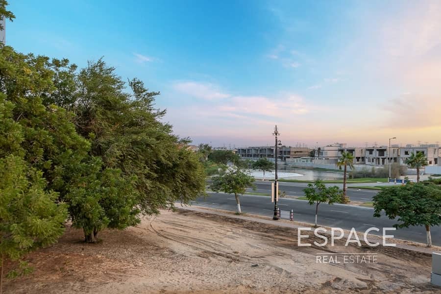 4 Bedroom Villa With Partial Lake Views 4 Bedroom Villa With Partial Lake Views