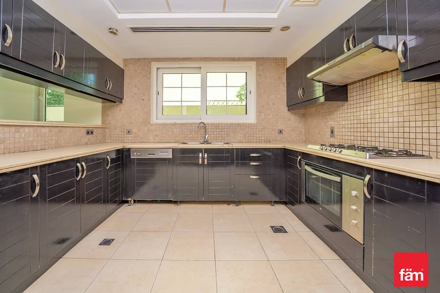 Corner unit | Privacy | Fantastic location Corner unit | Privacy | Fantastic location