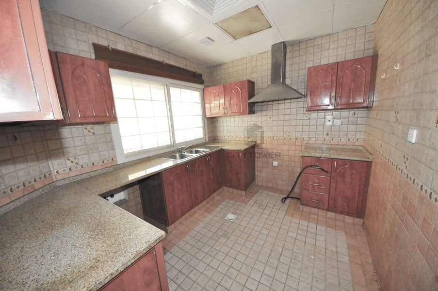 6 Kitchen. jpg