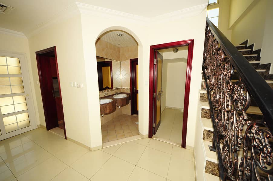 7 Entrance22. jpg