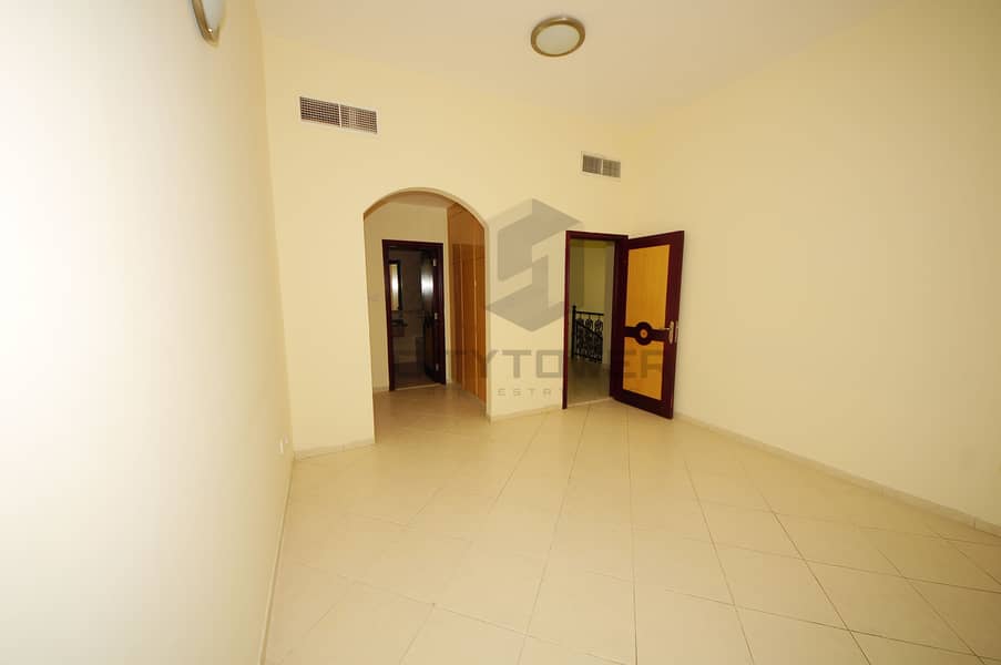 12 Master bedroom222. jpg