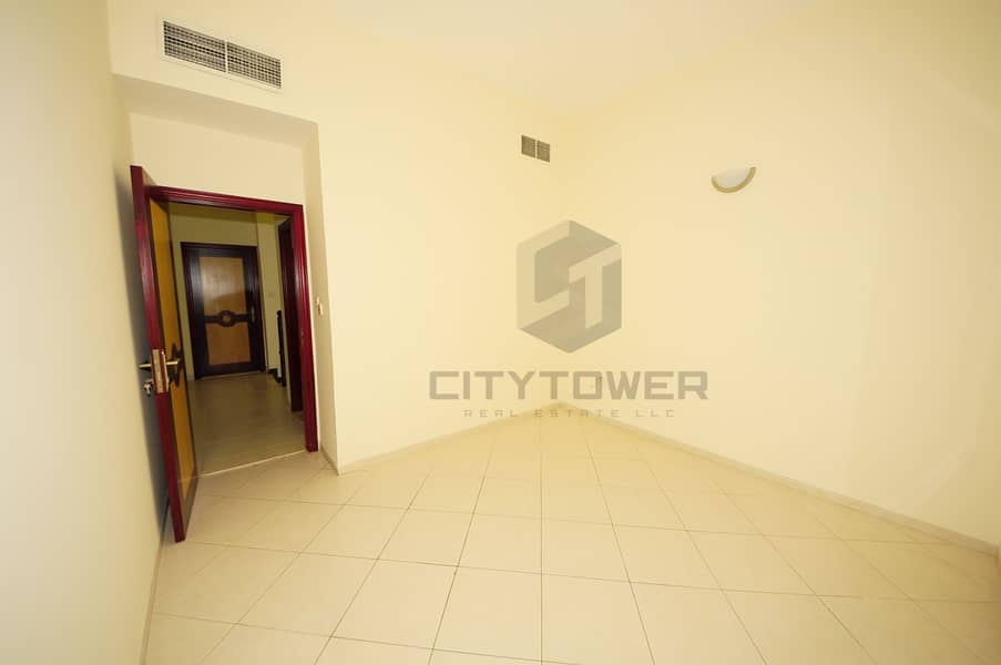 16 Room445. jpg