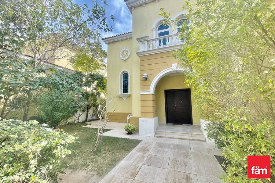 Close to Amenities | VACANT NOW | Private Pool Close to Amenities | VACANT NOW | Private Pool
