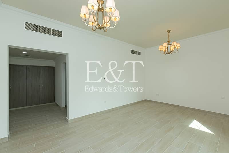 25 Open house All week 10-6pm|Renovated| JI