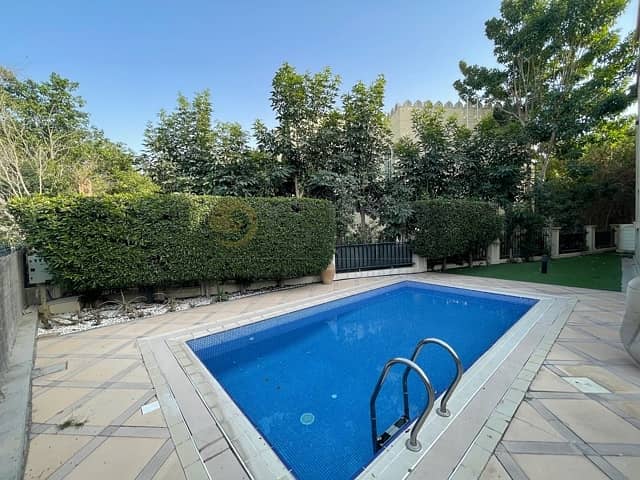 24 Entertainment Foyer|Lake View|4 Bed|Well Maintained