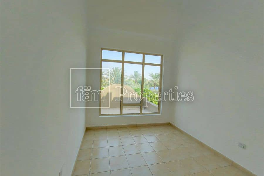 4 Large plot | Garden Hall | Tenanted