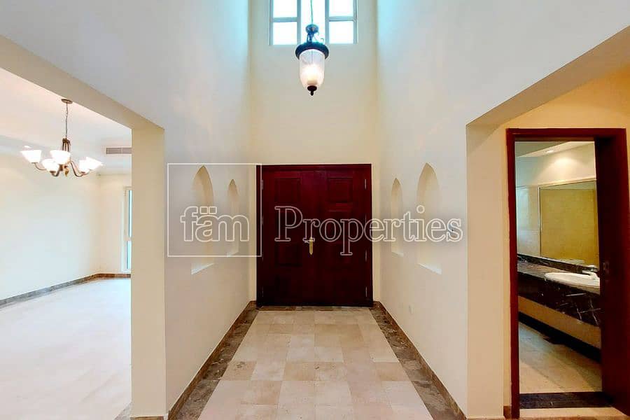7 Large plot | Garden Hall | Tenanted