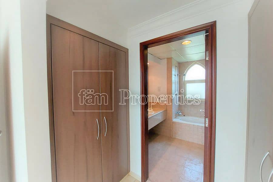 9 Large plot | Garden Hall | Tenanted