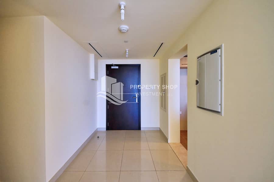 10 2-bedroom-apartment-al-reem-island-shams-abu-dhabi-sun-foyer. JPG