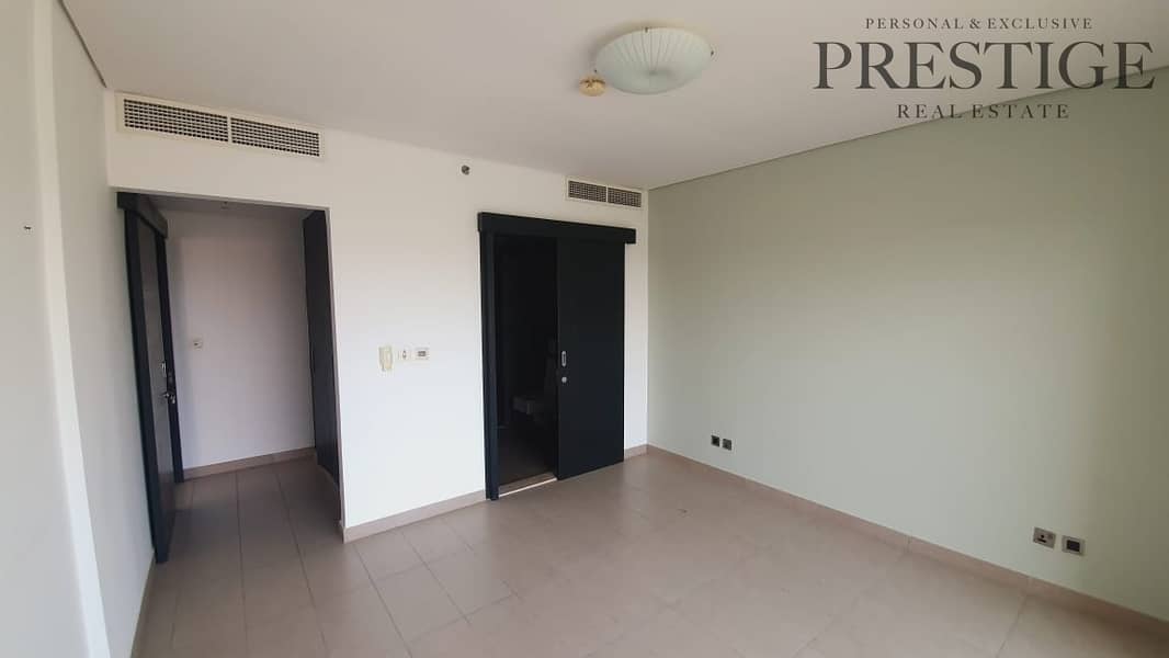 17 Duplex | Lake View| 4 balconies |3 beds| Maid