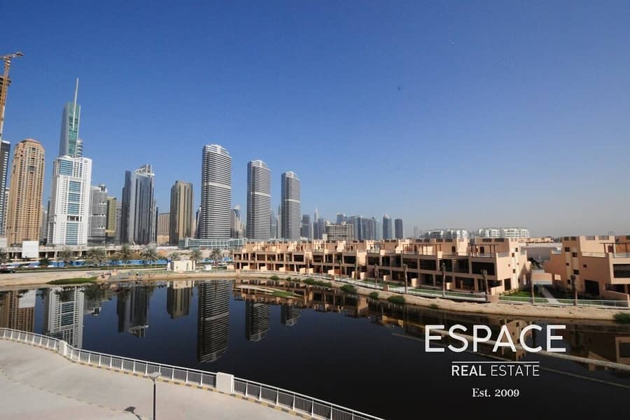 Duplex | Vacant | Lake View | Maintained Duplex | Vacant | Lake View | Maintained