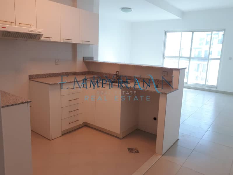 7 Sizable studio in a community lifestyle