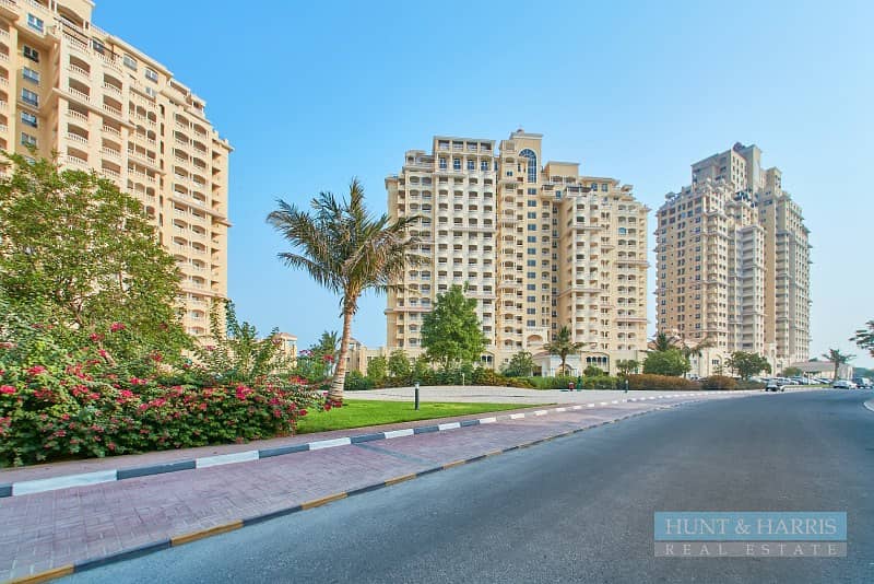 Upgraded kitchen - Beach and Pool Access - Semi Furnished Upgraded kitchen - Beach and Pool Access - Semi Furnished