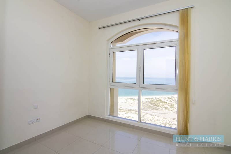 Exclusive - Top Floor - Sea View - 3 BR + maids Exclusive - Top Floor - Sea View - 3 BR + maids