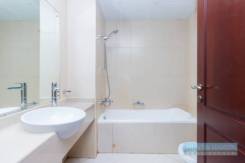 Large Balcony - Beautiful Sea View - Beach Access