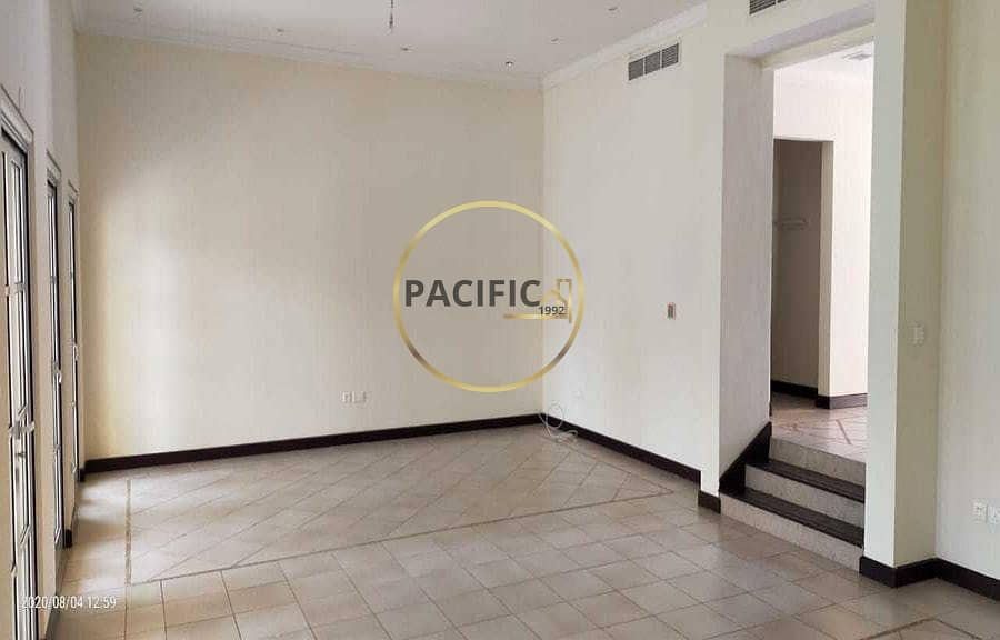 10 Beautifull Villa | Swimming Pool | Make an Offer