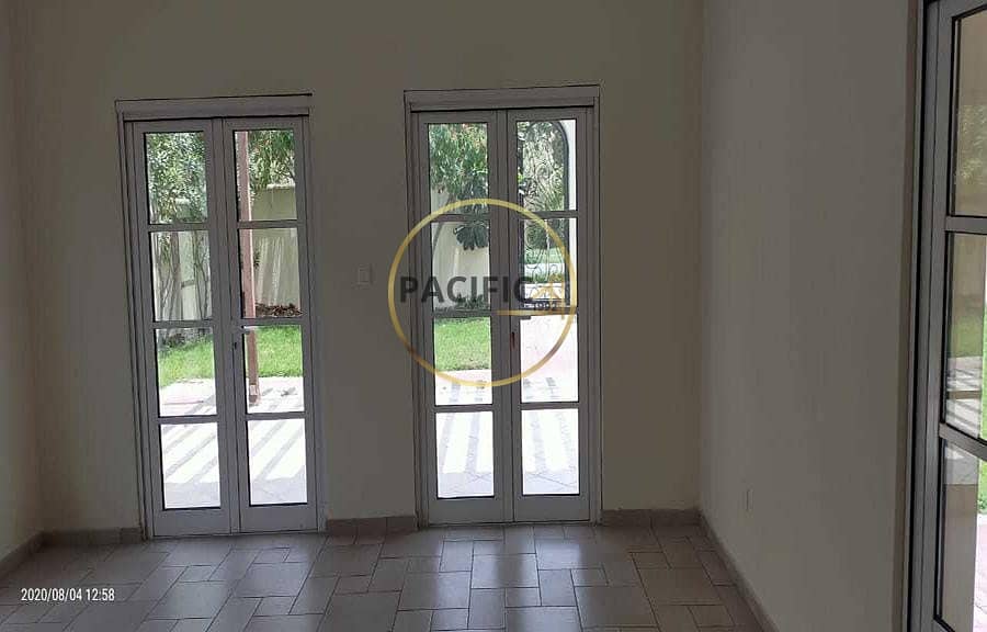 12 Beautifull Villa | Swimming Pool | Make an Offer
